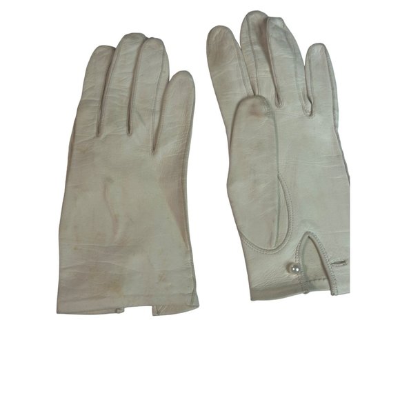 Vintage Ladies Super Soft‎ Leather Gloves one pair White Pearl Closure - Picture 4 of 4